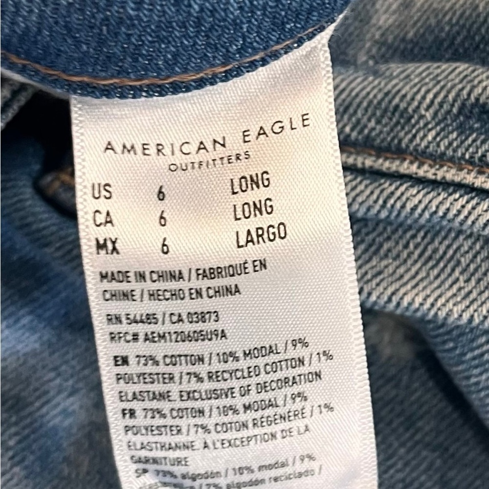 NWT AMERICAN EAGLE Distressed Stretch Mom Jeans High Rise Women’s 6 Long - Picture 8 of 10